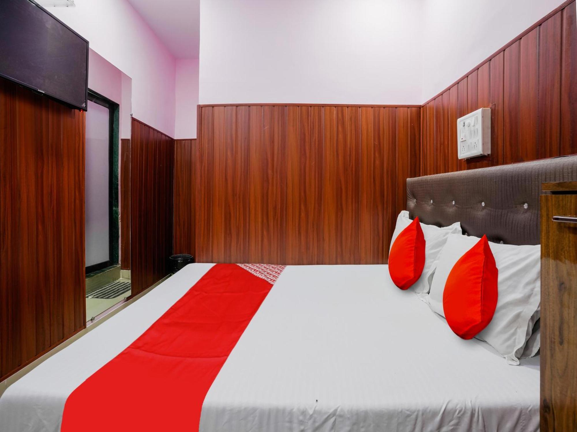 Hotel O Spotlight ธาเน ภายนอก รูปภาพ