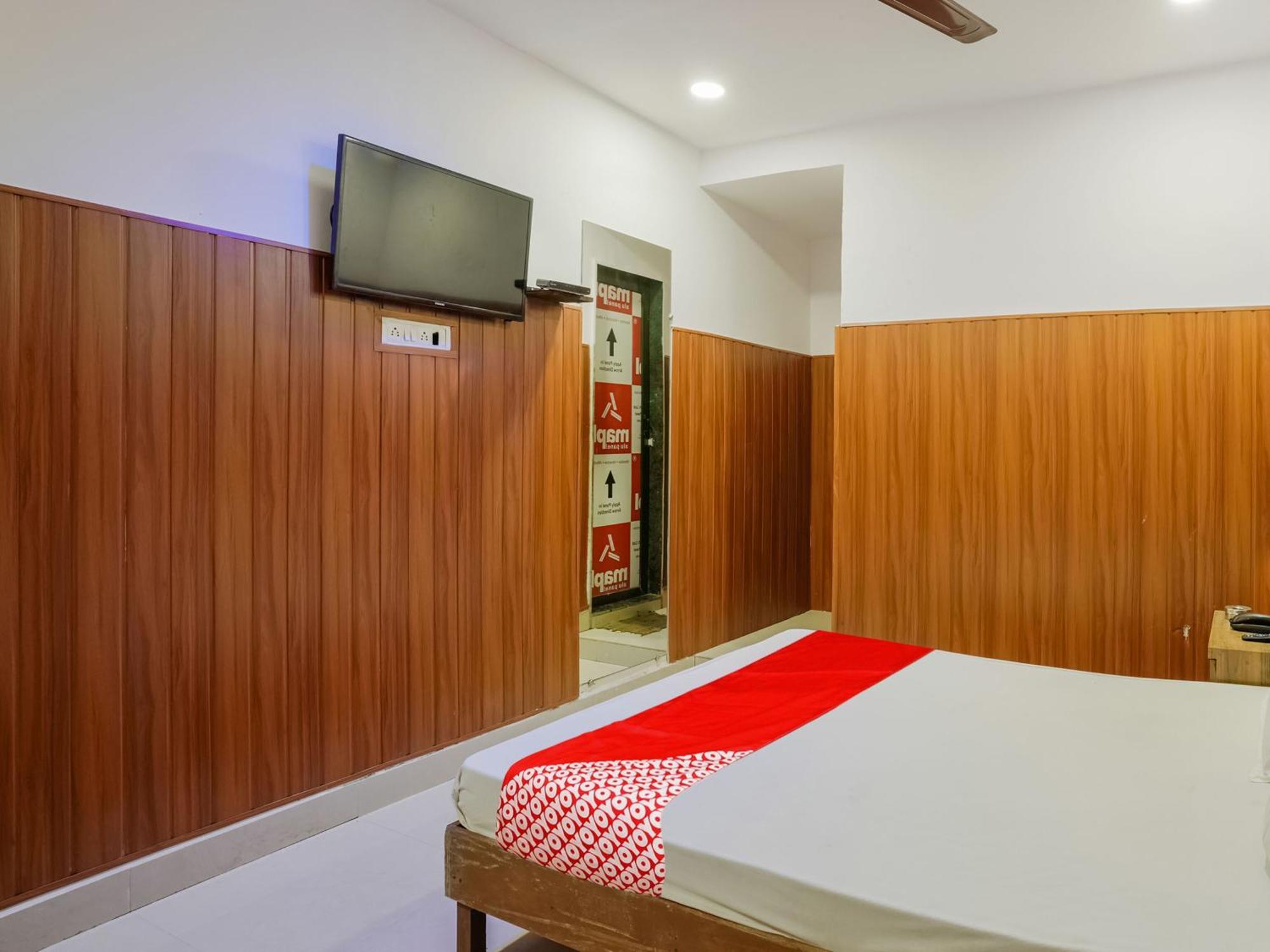 Hotel O Spotlight ธาเน ภายนอก รูปภาพ