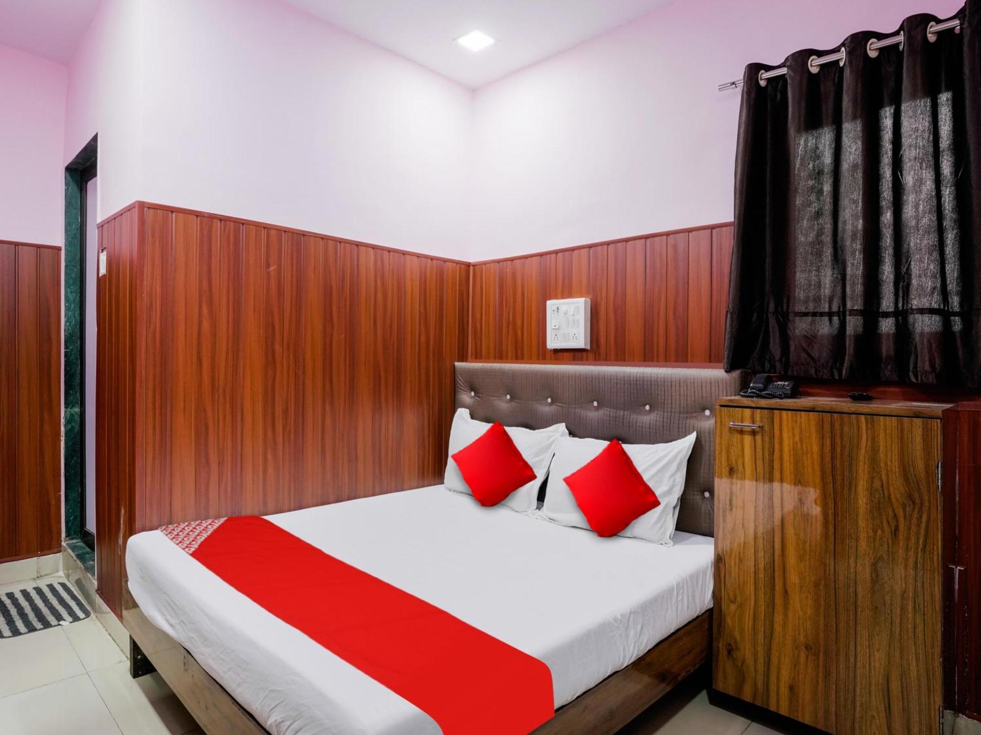 Hotel O Spotlight ธาเน ภายนอก รูปภาพ