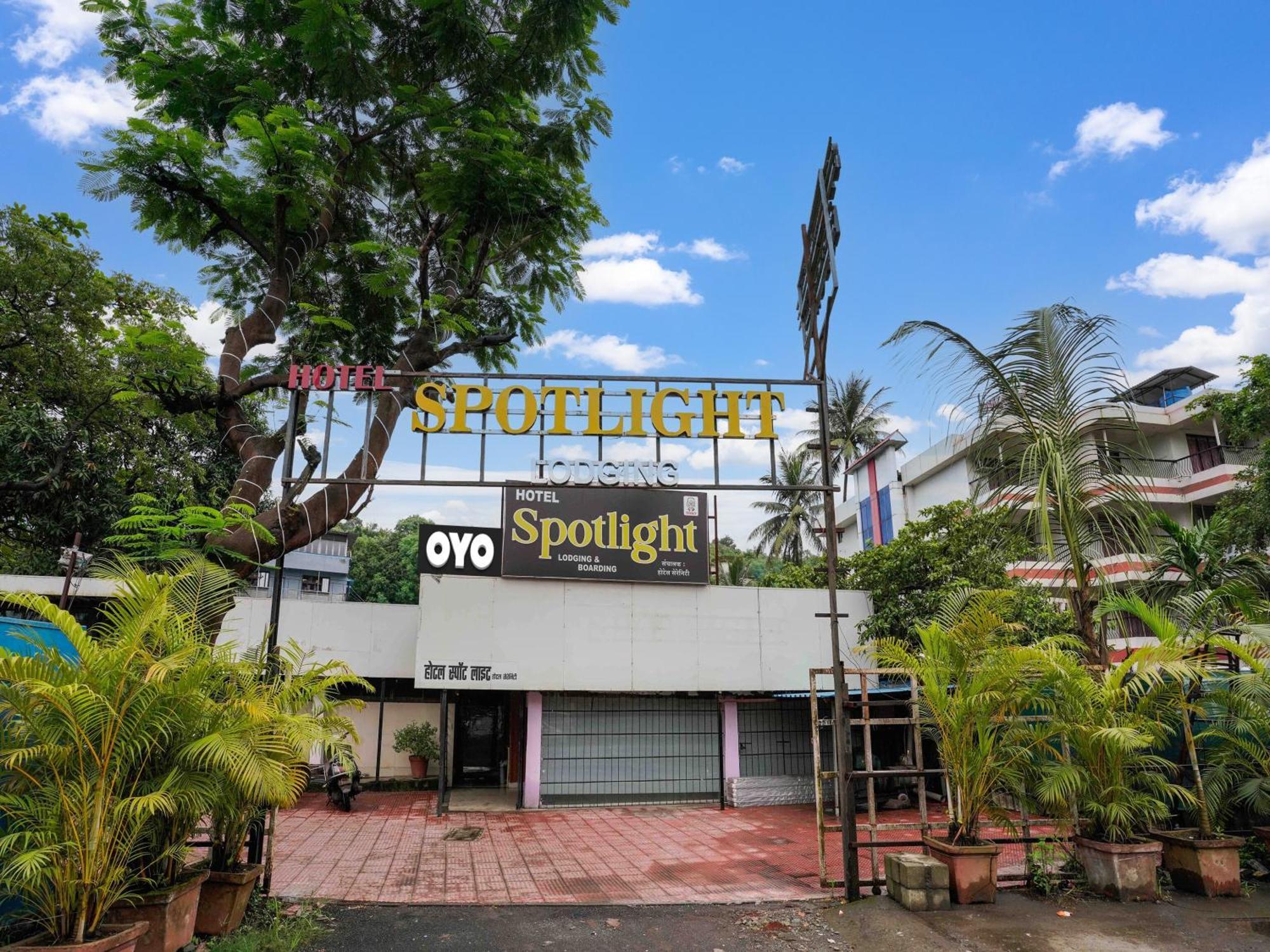 Hotel O Spotlight ธาเน ภายนอก รูปภาพ